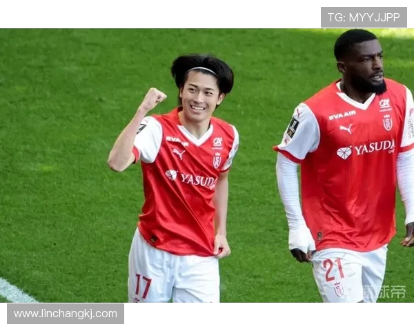 中村敬斗写真发布会引爆东京！女粉丝排长队争睹球星魅力(2)