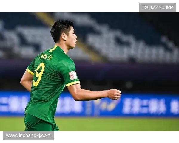 张玉宁回归国安!停赛两战终解禁,全队列队拍头迎核心(1) 张玉宁回归国安!停赛两战终解禁,全队列队拍头迎核心(1)